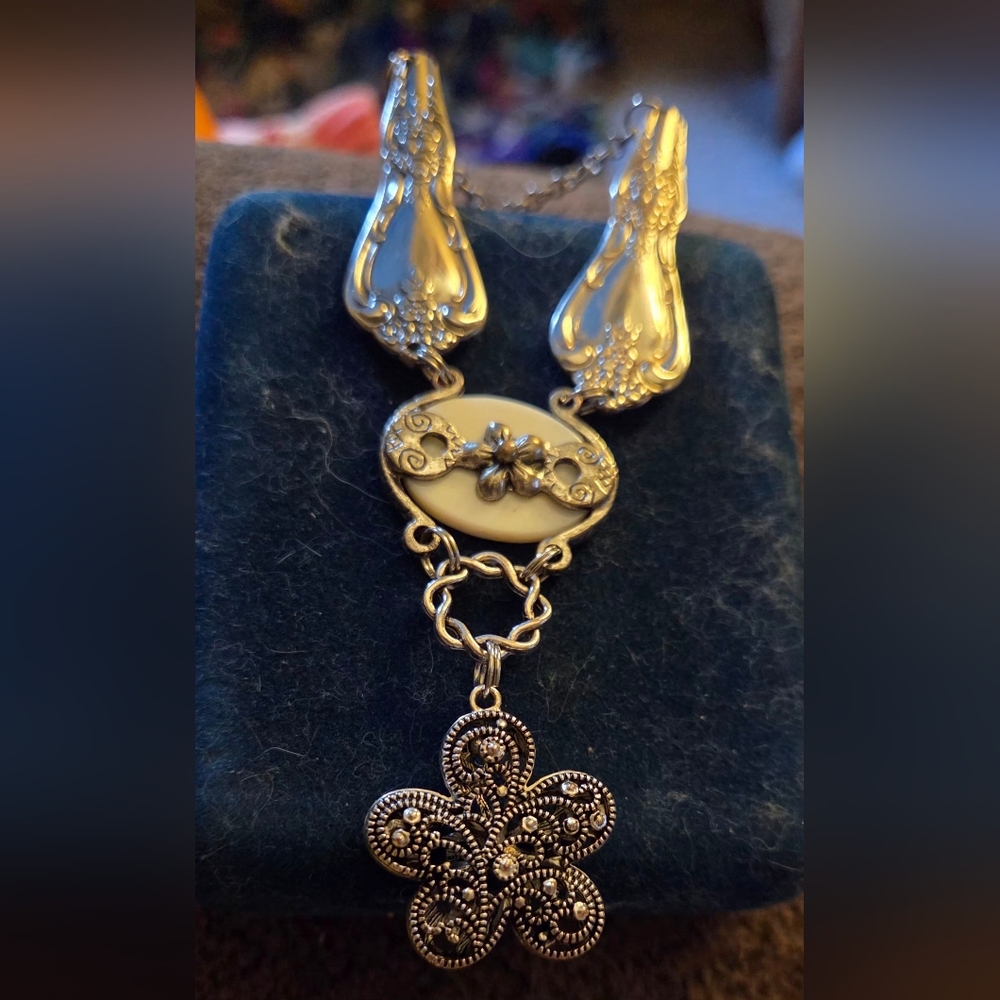 Stunning Vintage Silverware Necklace - Picture 6 of 7